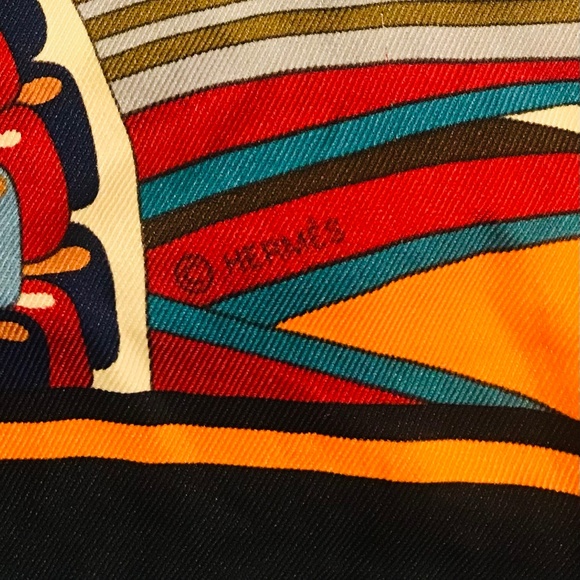 Silk Scarf Hermès - Picture 2 of 4